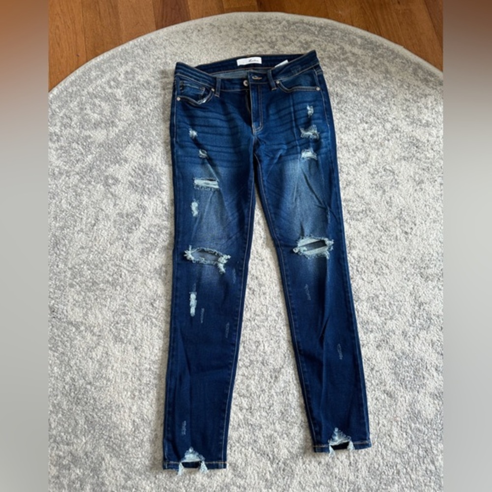 Ripped Skinny Jeans